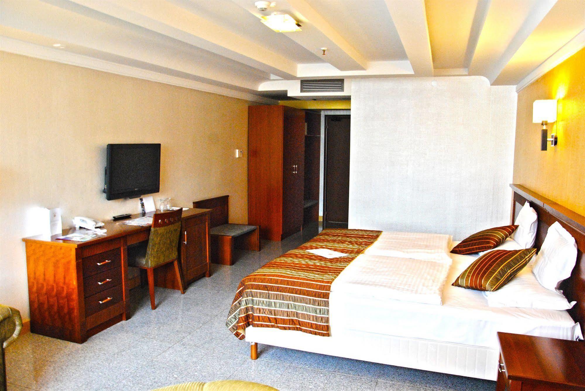 Actor Hotel Будапеща Екстериор снимка