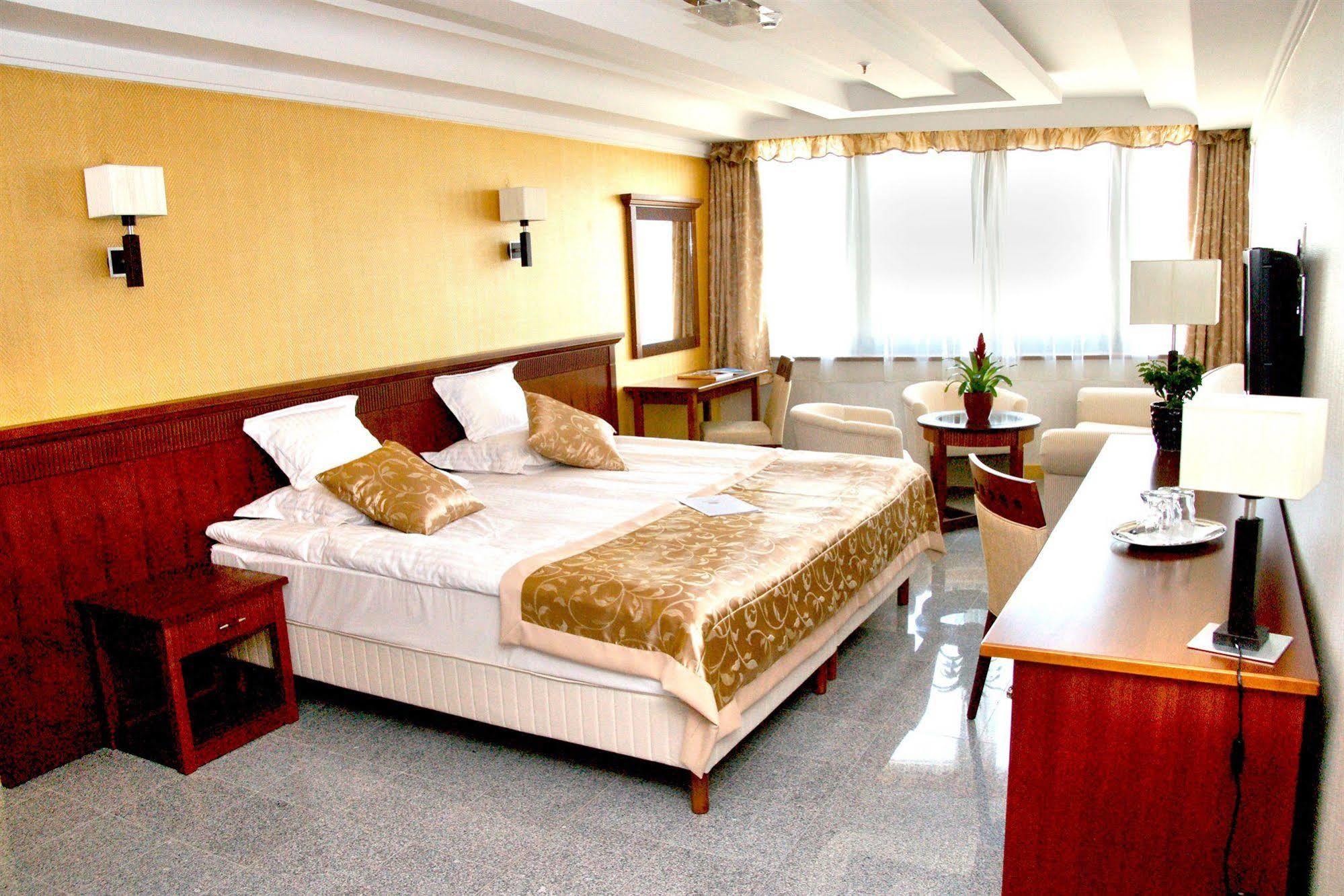 Actor Hotel Будапеща Екстериор снимка